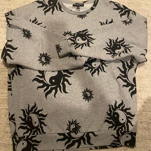 URBAN OUTFITTERS- Ying and Yang Crew Neck, Size 10/XL.